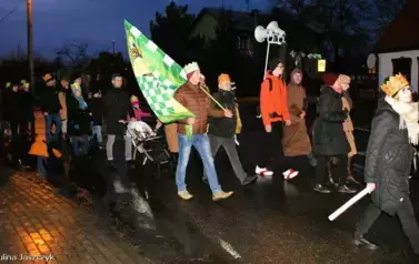 Orszak Trzech Kr&oacute;li i kolędowanie &ndash; wsp&oacute;lnie świętowaliśmy w Ryczywole 33