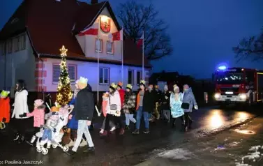 Orszak Trzech Kr&oacute;li i kolędowanie &ndash; wsp&oacute;lnie świętowaliśmy w Ryczywole 36