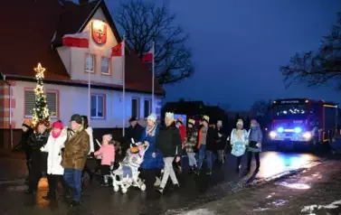 Orszak Trzech Kr&oacute;li i kolędowanie &ndash; wsp&oacute;lnie świętowaliśmy w Ryczywole 37