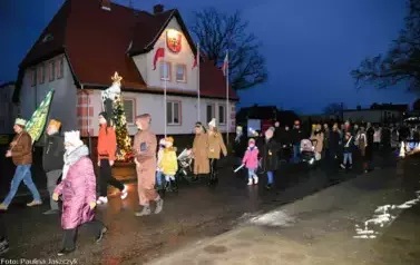 Orszak Trzech Kr&oacute;li i kolędowanie &ndash; wsp&oacute;lnie świętowaliśmy w Ryczywole 41