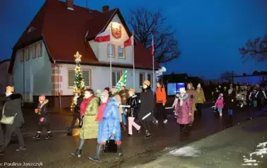 Orszak Trzech Kr&oacute;li i kolędowanie &ndash; wsp&oacute;lnie świętowaliśmy w Ryczywole 42