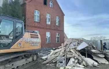 Rozbi&oacute;rka dawnej szkoły w Lipie 2