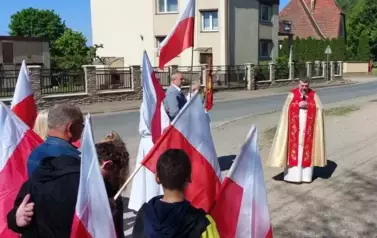 Uroczyste obchody 1000 lecia Kr&oacute;lestwa Polskiego w Ludomach 4
