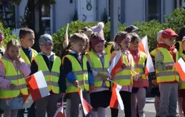 Przedszkolaki z Ryczywołu uczciły Dzień Flagi 9