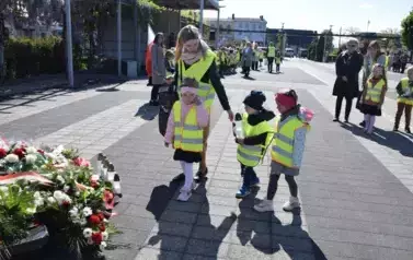 Przedszkolaki z Ryczywołu uczciły Dzień Flagi 33