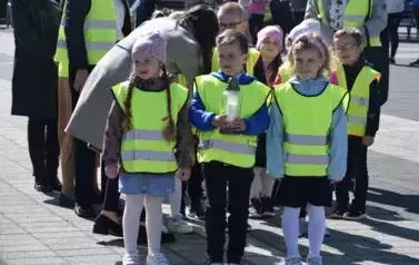 Przedszkolaki z Ryczywołu uczciły Dzień Flagi 40