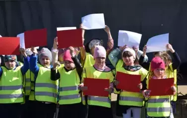Przedszkolaki z Ryczywołu uczciły Dzień Flagi 46