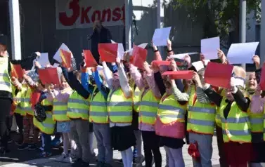 Przedszkolaki z Ryczywołu uczciły Dzień Flagi 49