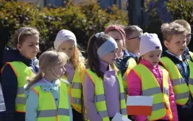 Przedszkolaki z Ryczywołu uczciły Dzień Flagi 78