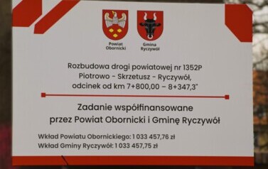 Oficjalny odbi&oacute;r zakończonych rob&oacute;t związanych z remontem i rozbudową ulicy Czarnkowskiej w Ryczywole, stanowiącej odcinek drogi powiatowej Piotrowo &ndash; Skrzetusz &ndash; Ryczyw&oacute;ł. 23.12.2025 r. 6