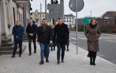Oficjalny odbi&oacute;r zakończonych rob&oacute;t związanych z remontem i rozbudową ulicy Czarnkowskiej w Ryczywole, stanowiącej odcinek drogi powiatowej Piotrowo &ndash; Skrzetusz &ndash; Ryczyw&oacute;ł. 23.12.2025 r. 9