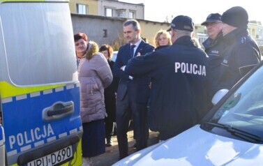 Nowoczesny radiow&oacute;z policyjny zaprezentowany podczas sesji Rady Gminy Ryczyw&oacute;ł- 29.12.2025 r. 10