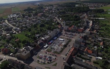 zdjęcie wykonane z lotu ptaka z widokiem na Ryczyw&oacute;ł