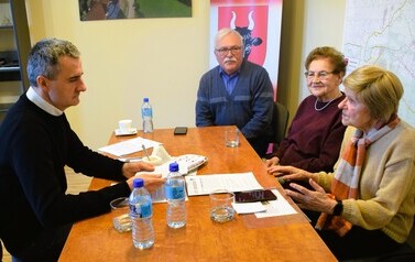 Niezwykła historia odwagi i pamięci &ndash; wyjątkowa wizyta w Urzędzie Gminy Ryczyw&oacute;ł- 06.03.2026 r. 17