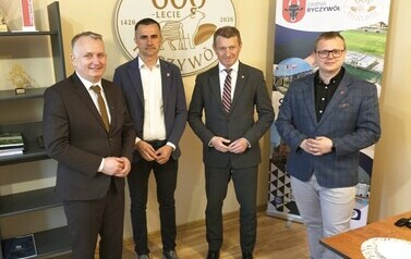 Wizyta Wiceministra Sportu i Turystyki w Gminie Ryczyw&oacute;ł- 27.04.2026 r. 1