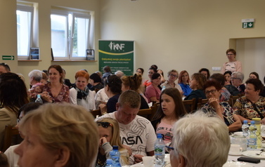 Na zdjęciu znajdują się przybyli goście