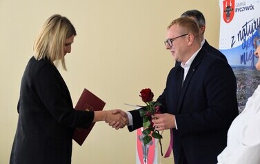 Nagrody W&oacute;jta Gminy Ryczyw&oacute;ł z okazji Dnia Edukacji Narodowej- 15.10.2026 r 8