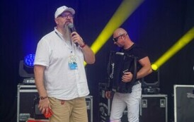 Koordynator Przedsięwzięć Kulturalnych Pan Maciej Galiński i Zesp&oacute;ł Andre na scenie