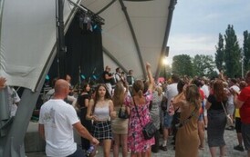 Na scenie Zesp&oacute;ł Andre i publiczność