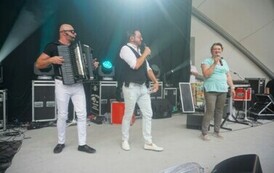 Na scenie Zesp&oacute;ł Andre i publiczność