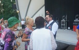 Na scenie Zesp&oacute;ł Andre i publiczność