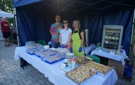 Stanowisko gastronomiczne z domowymi ciastami Stowarzyszenie Lipa