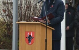 W&oacute;jt Gminy Ryczyw&oacute;ł Roman Trzęsimiech podczas przem&oacute;wienia na Placu 1 Maja