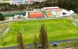 Boisko do gry w piłkę nożną w Ryczywole
