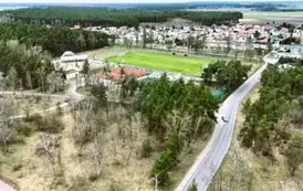 Panorama Ryczywołu, widoczne boiska sportowe