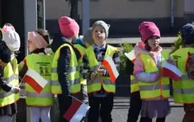 Przedszkolaki z Ryczywołu uczciły Dzień Flagi 10