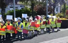 Przedszkolaki z Ryczywołu uczciły Dzień Flagi 52