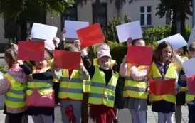 Przedszkolaki z Ryczywołu uczciły Dzień Flagi 53