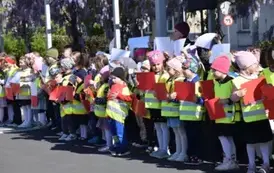 Przedszkolaki z Ryczywołu uczciły Dzień Flagi 55