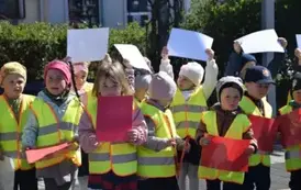 Przedszkolaki z Ryczywołu uczciły Dzień Flagi 56