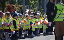 Przedszkolaki z Ryczywołu uczciły Dzień Flagi 72