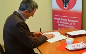 Podpisanie umowy dot. zadania: &bdquo;Przebudowa drogi gminnej  w Gorzewie dz. nr 196, nr 193/3&rdquo; - 24.06.2025 r. 9