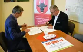 Podpisanie umowy dot. dofinansowania zadania pn. &bdquo;Remont kompleksu sportowego wybudowanego w ramach Programu Moje Boisko &ndash; Orlik 2012 &ndash; etap II&rdquo; - 26.08.2025 r. 8