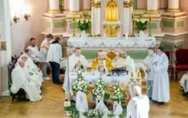 Uroczysta Msza Święta z okazji 75-lecia konsekracji kościoła św. Mikołaja w Ryczywole- 26.10.2025 r. 37