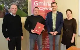 Podpisanie umowy na remont Świetlicy Wiejskiej w Tłukawach- 27.11.2025 r. 1
