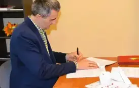 Podpisanie umowy na remont Świetlicy Wiejskiej w Tłukawach- 27.11.2025 r. 2