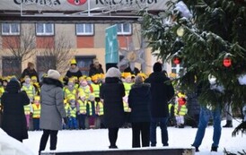 Przedszkolaki z Ryczywołu kolędowały na Placu 1 Maja- 05.01.2026 r. 1
