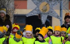 Przedszkolaki z Ryczywołu kolędowały na Placu 1 Maja- 05.01.2026 r. 3
