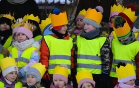 Przedszkolaki z Ryczywołu kolędowały na Placu 1 Maja- 05.01.2026 r. 4