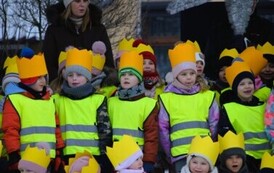 Przedszkolaki z Ryczywołu kolędowały na Placu 1 Maja- 05.01.2026 r. 10