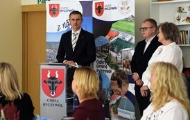 Nagrody W&oacute;jta Gminy Ryczyw&oacute;ł z okazji Dnia Edukacji Narodowej- 15.10.2026 r 21