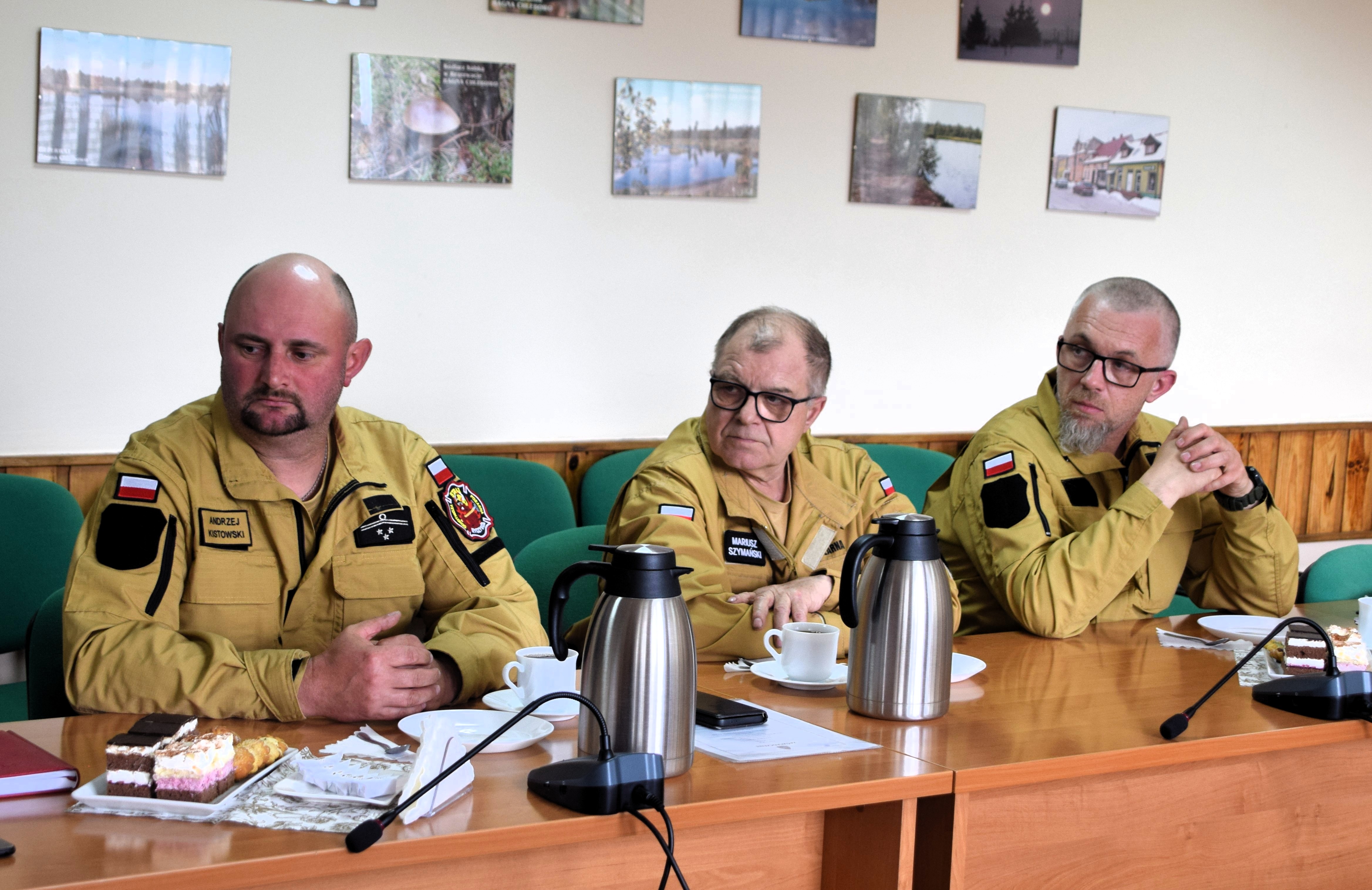 Na zdjęciu znajduje się Zarząd Gminnego OSP 