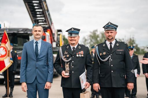 Zdjęcie przedstawia Wójta Gminy wraz z Panem Przemysławem Suszkiem oraz Panem Andrzejem Kistowskim 