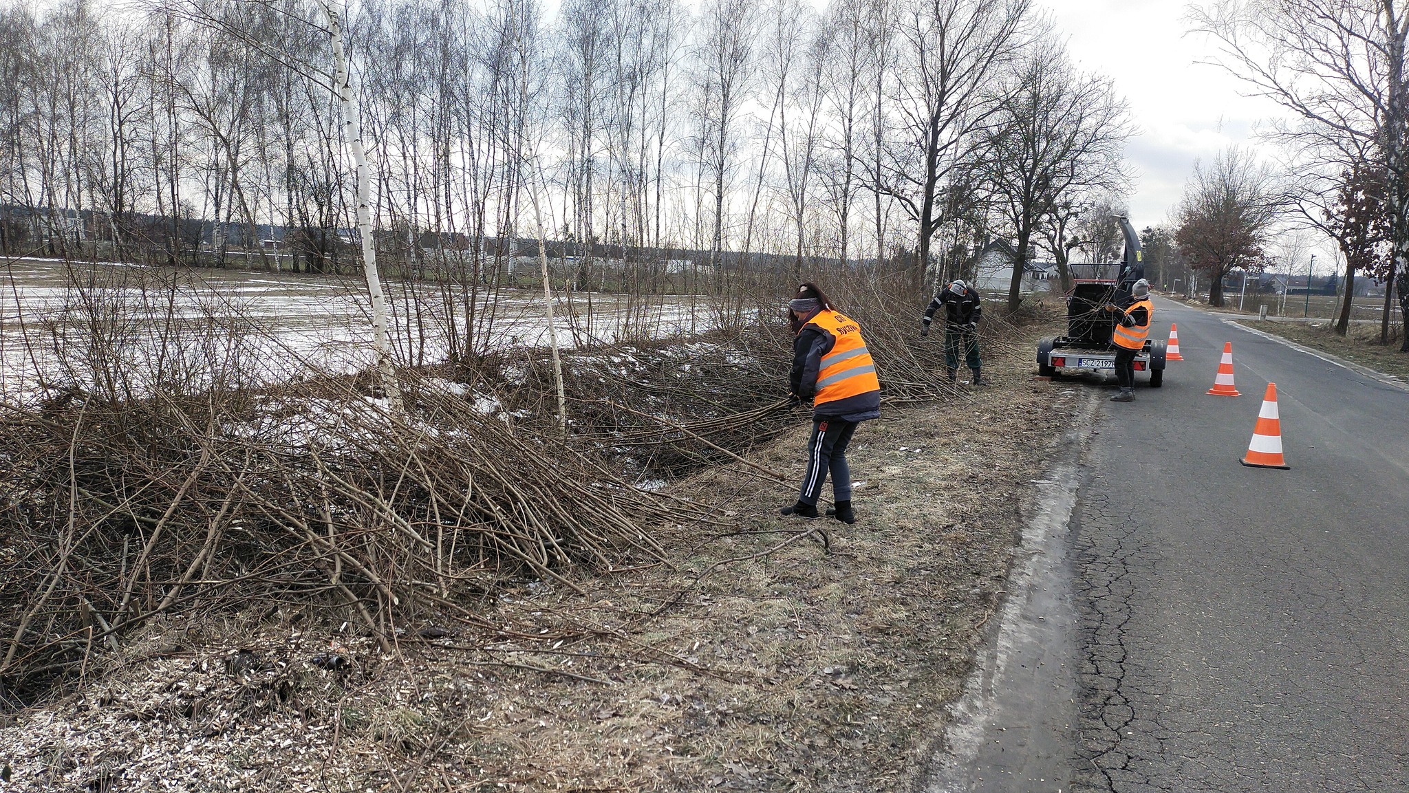 Prace porządkowe przy drodze Ludomki-Lipa