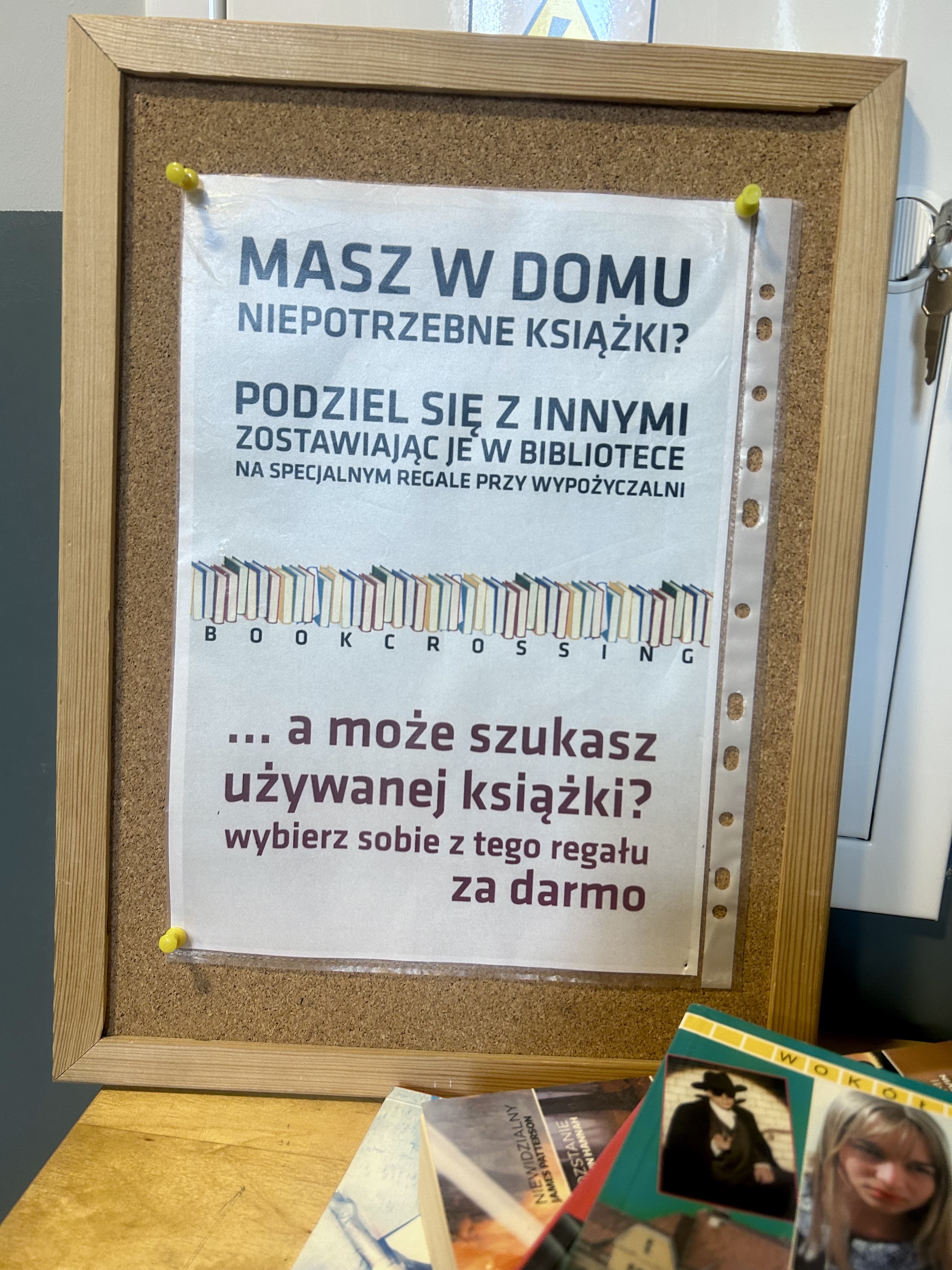 Regał do wymiany książek