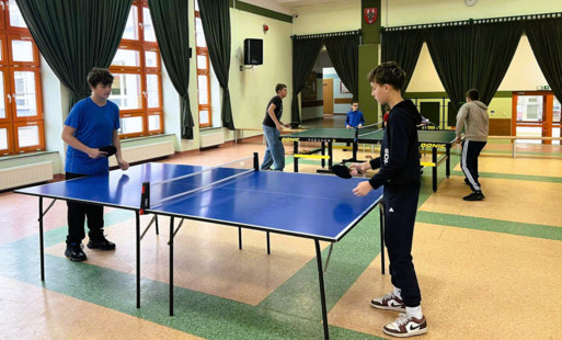 Sukcesy uczniów z Gminy Ryczywół podczas turniejów tenisa stołowego